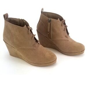 Women's Dolce Vita Terri Lace Up Wedge Booties
Color: Light Taupe Size: 5.5 NEW